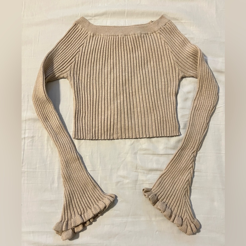 Ribbed Stretchy Fitted Long Flutter Sleeve Cropped Sweater size medium